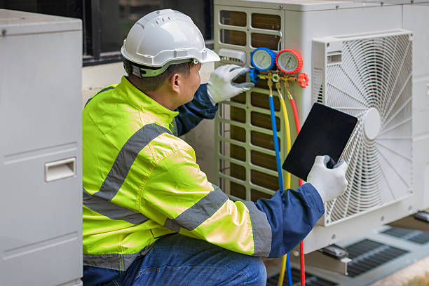 Professional Hvac Installation technician working in Elmwood Park, NJ